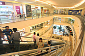 Innenarchitektur von Pacific Place Einkaufszentrum, Jakarta, Indonesien, Asien