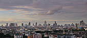 Blick über Sathon am Abend, Bangkok, Thailand, Asien