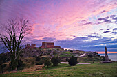 Ruinen der Burg Hammershus in der Abenddämmerung, Bornholm, Dänemark