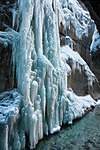 Eiszapfen in der Partnachklamm bei Garmisch-Partenkirchen, Werdenfelser Land, Oberbayern, Deutschland, Europa