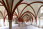 Mönchsdormitorium im Kloster Eberbach, einem ehemaligem Zisterzienserkloster in Eltville am Rhein, Rheingau, Hessen, Deutschland, Europa