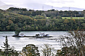 Häuser an der Menai Strait, Isle of Anglesey, Nord-Wales, Wales, Großbritannien