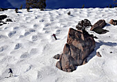 Skifahrer auf der Piste, Skigebiet Squaw Valley am Lake Tahoe, Nord Kalifornien, USA, Amerika