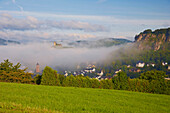 Gerolstein, Gerolsteiner Dolomitfelsen, Munterley, Frühnebel, Eifel, Rheinland-Pfalz, Deutschland, Europa