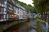 Monschau, Fachwerkhaus, Rur, Haller, Eifel, Nordrhein-Westfalen, Deutschland, Europa