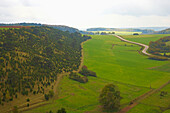 Kalvarienberg mit Wachholderheide, Alendorf, Eifel, Nordrhein-Westfalen, Deutschland, Europa