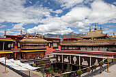 Buddhistisches Jokhang Kloster, Nationalheiligtum in der Altstadt von Lhasa, autonomes Gebiet Tibet, Volksrepublik China