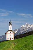 Chapel in front of mountains, valley of Lesachtal, Carinthia, Austria, Europe