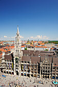 Blick auf Innenstadt von München mit Marienplatz, Neues Rathaus und Theatinerkirche, München, Oberbayern, Bayern, Deutschland, Europa