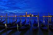 Gondeln, San Marco, Blick von der Piazzetta nach San Giorgio Maggiore, Venedig, Italien