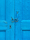 Blaue Türe mit altem Beschlag, Aeropoli, Peloponnes, Griechenland