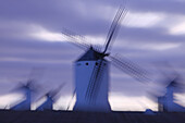 Windmühlen in Campo de Criptana, la Mancha, Kastilien, Spanien