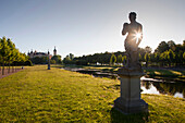 Statue im Schlossgarten, Schweriner Schloss, Schwerin, Mecklenburg-Vorpommern, Deutschland