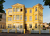 Haus Am Meer, Duenenstrasse, Seebad Ahlbeck, Insel Usedom, Mecklenburg-Vorpommern, Deutschland
