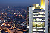 Blick auf die Commerzbank und den Main vom Helaba Hochhaus, Frankfurt am Main, Hessen, Deutschland, Europa