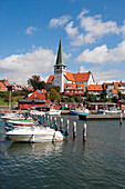 Fischerboote und Kirche, Ronne, Bornholm, Dänemark, Europa