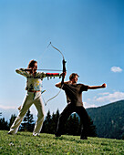 Bogenschützen, Vigilius Mountain Resort, Vigiljoch, Lana, Trentino-Südtirol, Italien