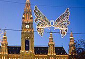 Weihnachtsdekoration am Christkindlmarkt, Rathausplatz, Wien, Österreich