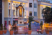 Blick auf Calafati Statue am Abend, Prater, 2. Bezirk, Leopoldstadt, Wien, Österreich, Europa