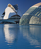 L'Hemisferic und Palau de les Arts Reina Sofia im Sonnenlicht, Ciudad de las Artes y de las Ciencias, Valencia, Spanien, Europa