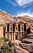 Jordanie, Petra, Jordan, Petra. Al Deir (the Monastery), a Nabatean Temple