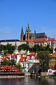 Czech Republic, Prague, Castle District skyline, Vltava River, Mala Strana
