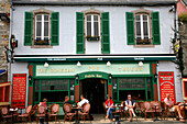 France, Brittany, Finistere (29), Crozon peninsula, Camaret sur Mer, bar on the harbour