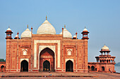 Nebengebäude am Taj Mahal, Taj Mahal, UNESCO Weltkulturerbe, Agra, Uttar Pradesh, Indien