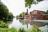 Vering canal in Hamburg-Wilhelmsburg, Hamburg, Germany