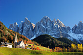 St Magdalena in front of Geisler range in autumn, St Magdalena, valley of Villnoess, Dolomites, UNESCO World Heritage Site Dolomites, South Tyrol, Italy, Europe