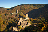 Oberburg und Niederburg im Sonnenlicht, Eifel, Rheinland-Pfalz, Deutschland, Europa