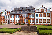 Schloß Münchweiler unter Wolkenhimmel, Wadern-Nunkirchen, Saarland, Deutschland, Europa