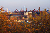 Blick auf die Völklinger Hütte am Abend, Völklingen, Saarland, Deutschland, Europa