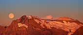 Mondaufgang über dem Wetterhorn, Blick vom Niesen, UNESCO Weltnaturerbe, Aletsch-Jungfrau-Region, Berner Alpen, Berner Oberland Schweiz