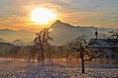 Blick auf Zahmen Kaiser im Abendlicht, Kaiserwinkl, Winter in Tirol, Österreich, Europa
