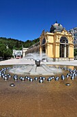 Singing Fountain in front of the Colonnade at the spa and health resort Marianske Lazne, Marienbad, West Bohemia, Czech Republic, Europe