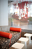 Sitzgelegenheiten im Lobbybereich, Hotel BLOOM, Brüssel, Belgien