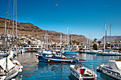 Hafen im Sonnenlicht, Puerto de Mogan, Gran Canaria, Kanarische Inseln, Spanien, Europa