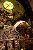 Sektkellerei Rotkäppchen, 120 000 Liter fassendes Cuvefeass im Domkeller, Weinanbau an der Saale und Unstrut, Freyburg, Sachsen-Anhalt, Deutschland