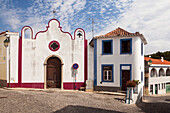 Kirche in Monchique unter Wolkenhimmel, Algarve, Portugal, Europa