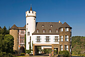 Schloß von der Leyen im Sonnenlicht, Kobern-Gondorf, Rheinland-Pfalz, Deutschland, Europa