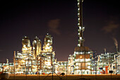 Raffinerie bei Nacht, Ras Laffan, Katar