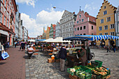 Street cafe and market at Altstadtgasse, Landshut, Lower Bavaria, Bavaria, Germany, Europe