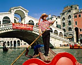 architecture, bridge, gondola, gondolier, Grand Can. Architecture, Bridge, Gondola, Gondolier, Grand canal, Holiday, Italy, Europe, Landmark, People, Rialto, Rialto bridge, Rowing