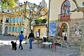 Menschen am Hermann Hesse Museum in Montagnola am Luganer See, Tessin, Schweiz, Europa