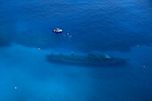 Luftaufnahme vom Kittiwake Schiffswrack welches zum Zweck von touristischen Tauchgängen versenkt wurde, Grand Cayman, Kaimaninseln (Cayman-Inseln), Karibik