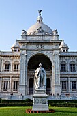 India - West Bengal - Calcutta - statue of Lord Curzon at the Victoria Memorial