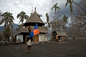 Fast 30000 Leute wohnten in der Stadt Rabaul. Seit dem Vulkanausbruch in 1994 wohnen hier nur noch 10000 Leute, Tavurvur Vulkan, Rabaul, Ost-Neubritannien, Papua Neuguinea, Pazifik