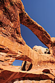 Double O Arch im Sonnenlicht, Arches Nationalpark, Moab, Utah, Südwesten, USA, Amerika