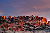 Rock spires in Chesler Park in the morning, Needles Area, Canyonlands National Park, Moab, Utah, Southwest, USA, America